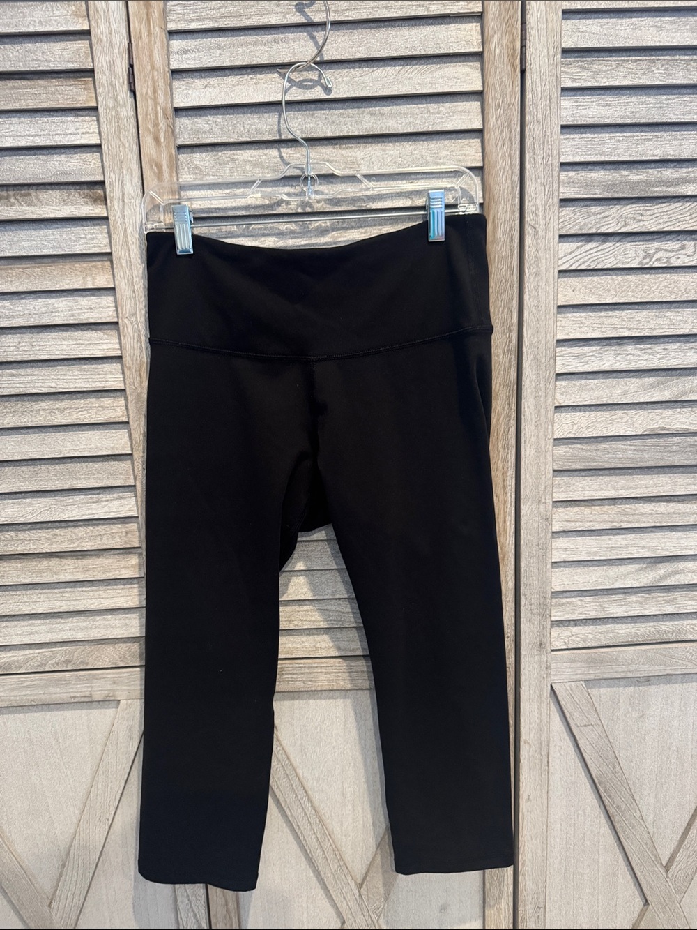 Old Navy Women’s Black Athletic Capri Leggings Size Large